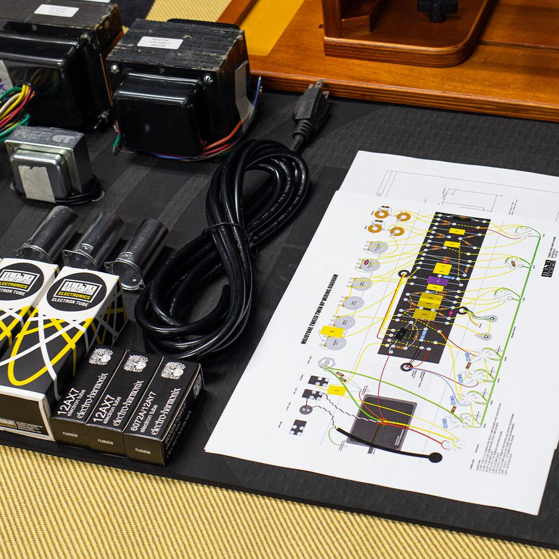 Tweed Twin® 5F8-A High Power Style Amplifier Kit Tweed Twin® 5F8-A High Power Style Amplifier Kit